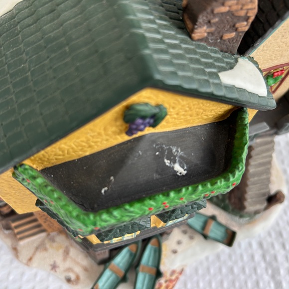 Department 56 “The Grapes Inn” - Picture 6 of 7